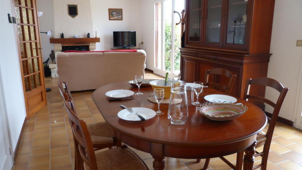 Maison De Vacances Pour 6 Personnes Avec Piscine Lainsecq Eksteriør billede